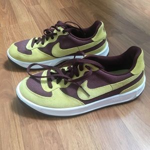 New Nike street style tennis shoes